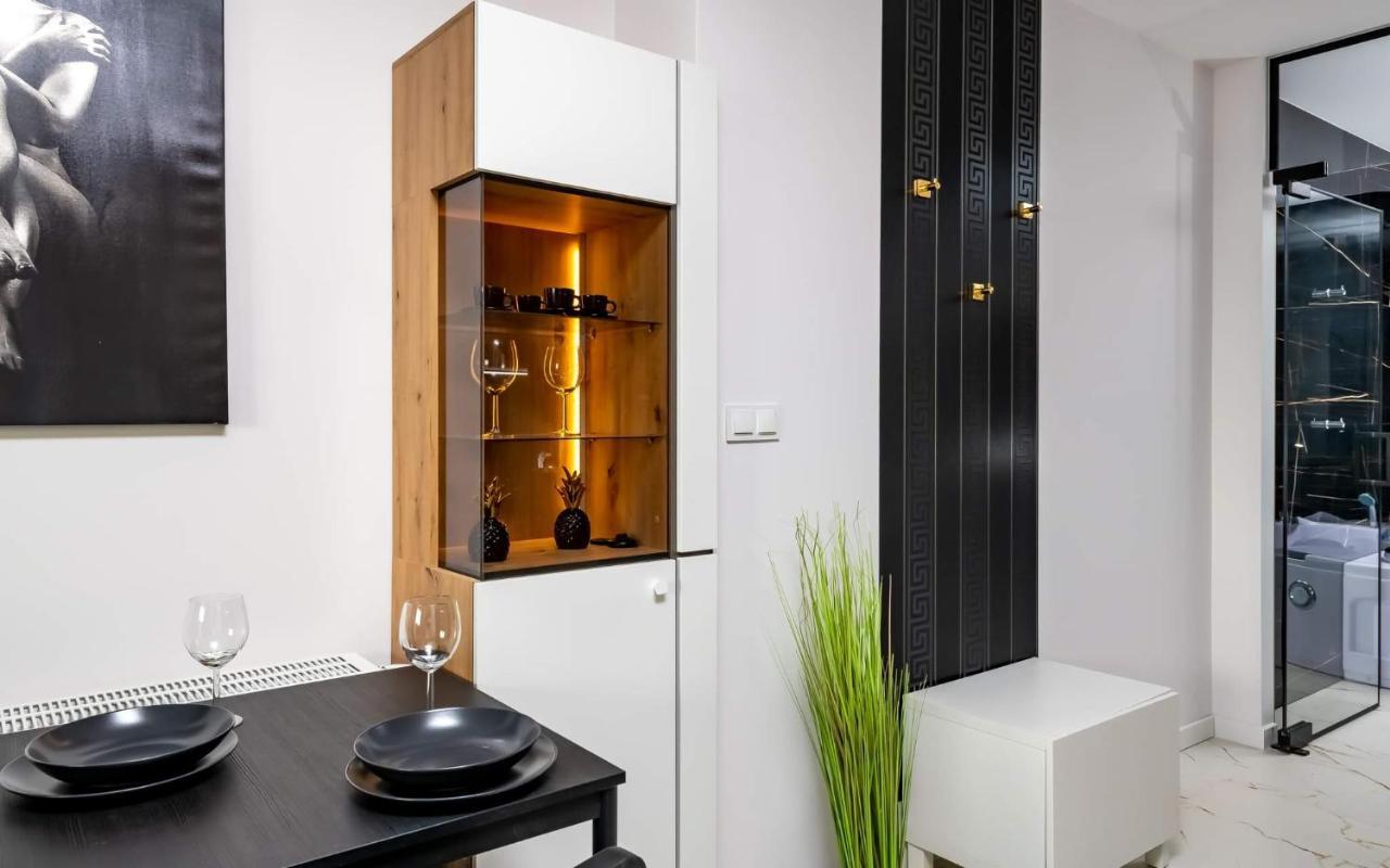 Loveroom Panorama Park Jacuzzi Bialystok Bagian luar foto
